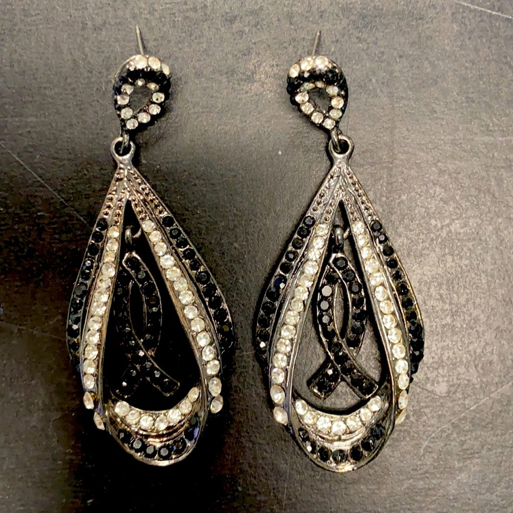 Crystal breast cancer earrings